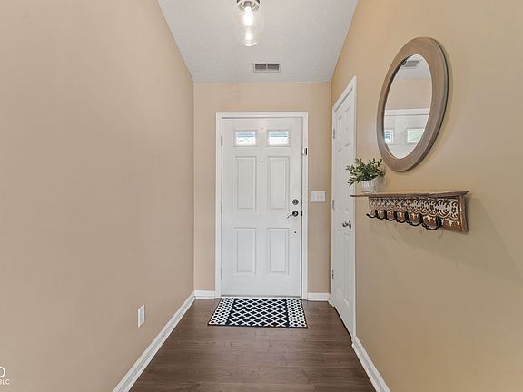 5th image of 202 Pineview Dr