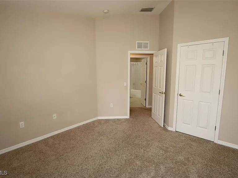 1172 Oxford Ln #27 — Photo 14