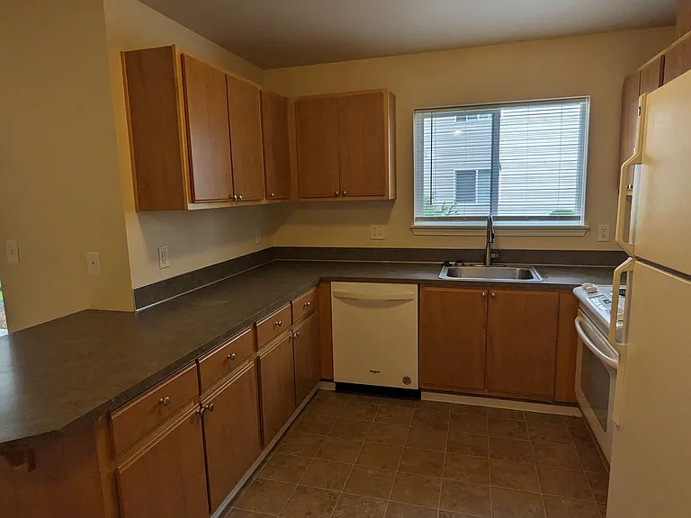 Wellesley Park Apartments — Photo 4