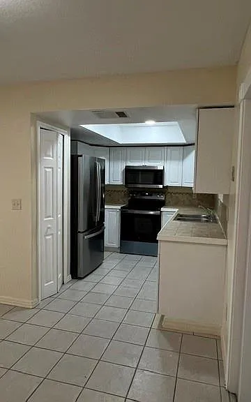 621 Gerald Ave — Photo 10