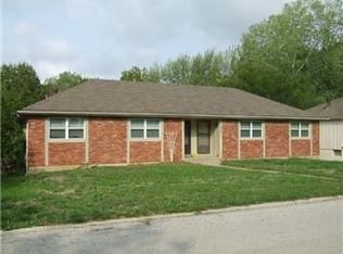 8326 Sterling Ave, Raytown, MO 64138