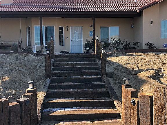 3rd image of 57695 Sunnyslope Dr