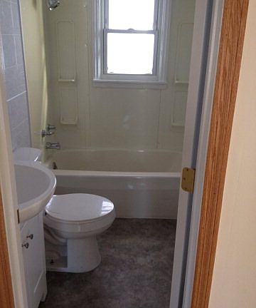 4th image of 467 Walburn Ave