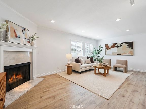 3rd image of 4189 Vineland Ave #120