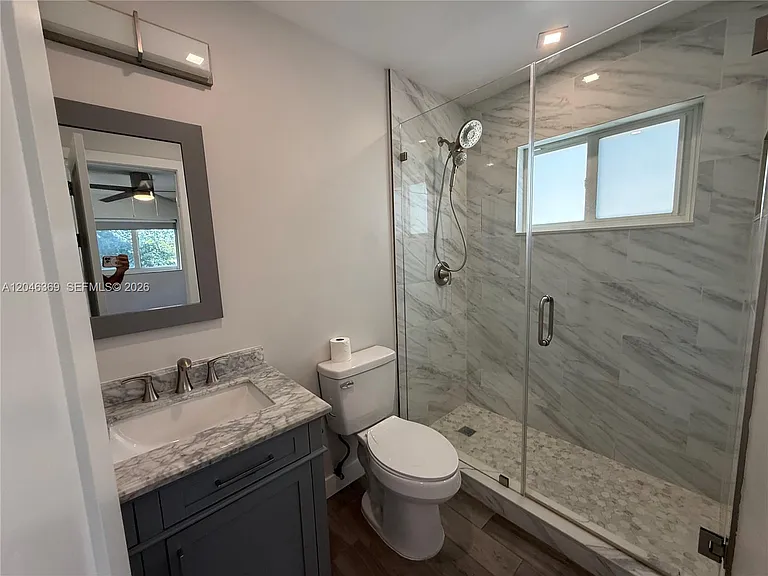835 SE 12th St #837 — Photo 16