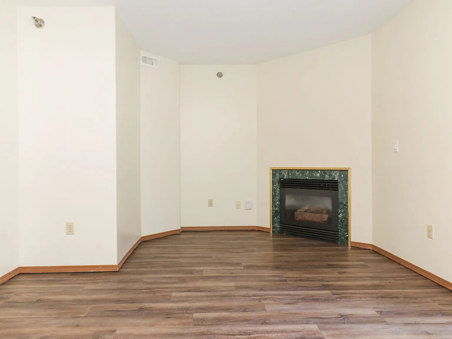 Christopher Way Apartments — Photo 4