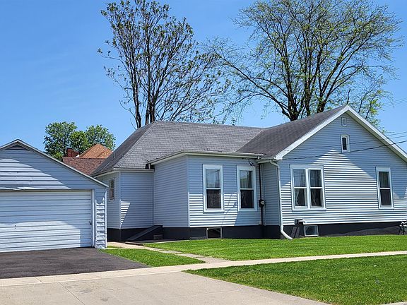 3rd image of 1215 E Main St