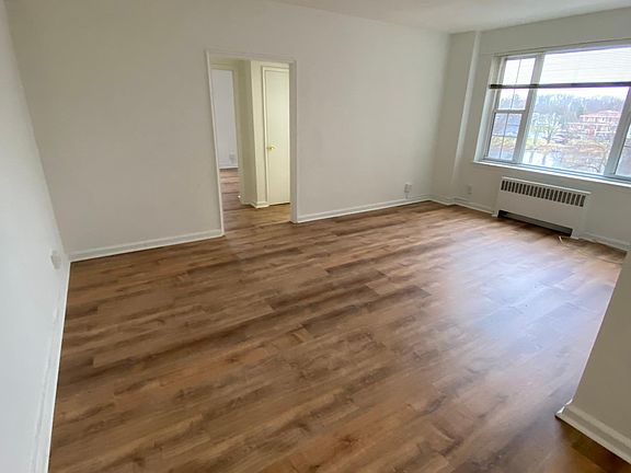 2nd image of 220 Pelham Rd APT 2N
