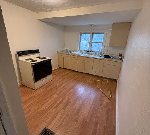 4th image of 618 Whitmore Ave
