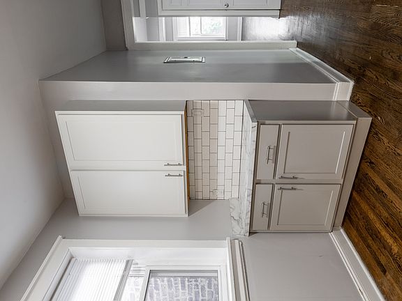 5th image of 6258 N Lakewood Ave #3