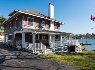 12 Onset Ave, Wareham, MA 02571