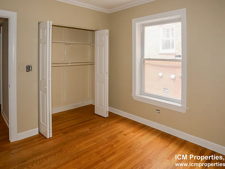 642 W Roscoe St #1 — Photo 8