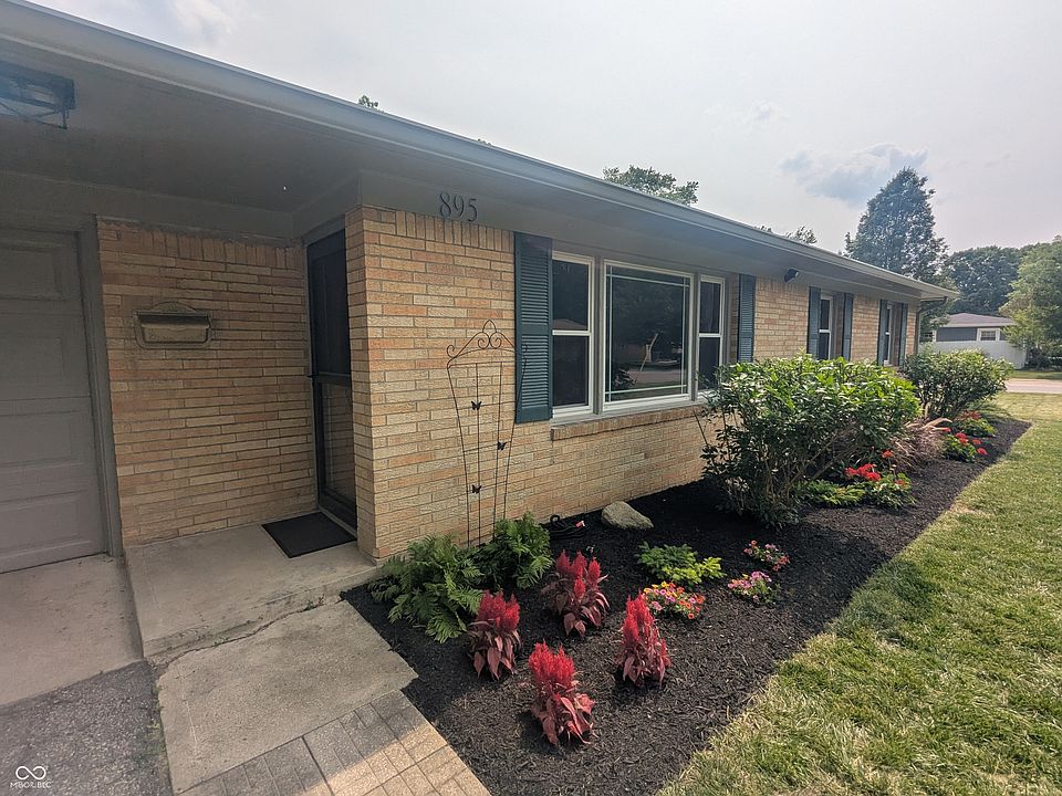 1st image of 895 W Poplar St