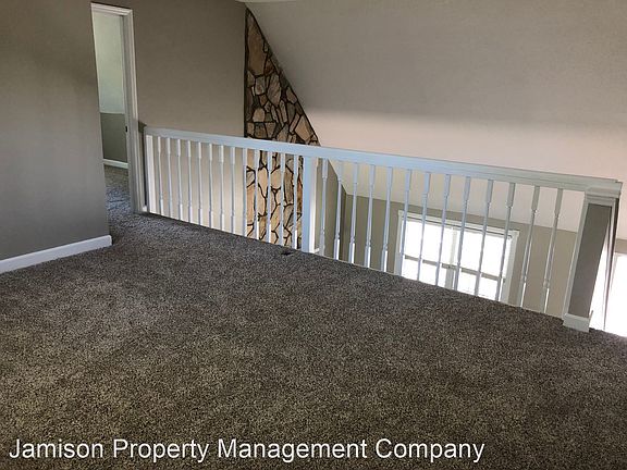 3rd image of 8113 Park Vista Cir