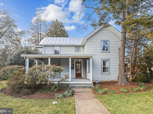 543 Great Falls St, Falls Church, VA 22046
