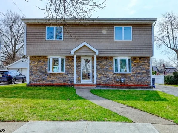 35 Doherty Dr E, Clifton City, NJ 07013