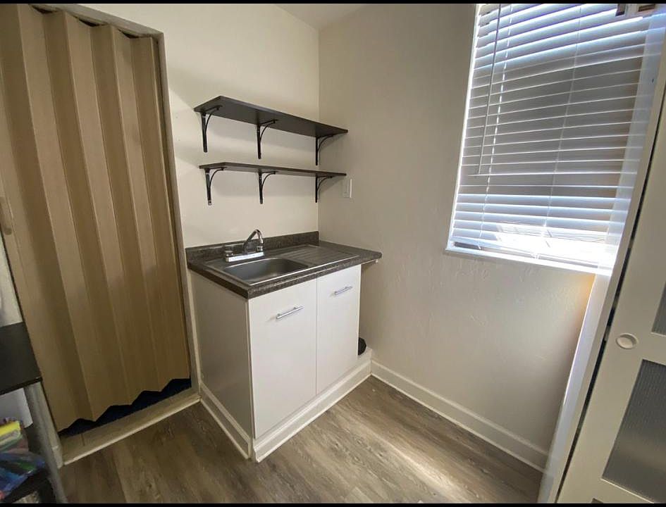 2nd image of 4415 SW 49th Ct #A