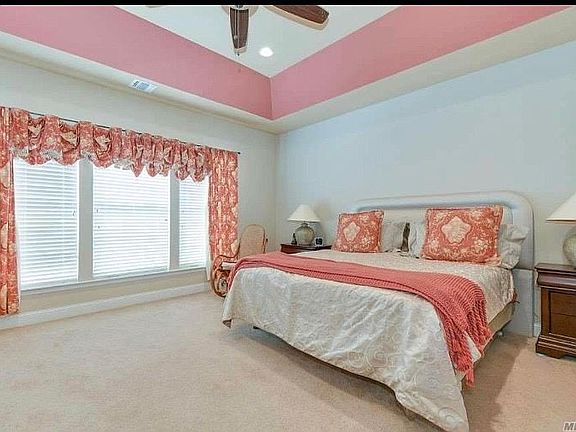 3rd image of 186 Samantha Cir