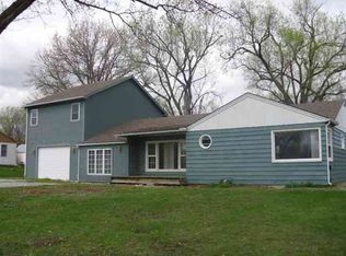 4020 SE 6th St, Topeka, KS 66607