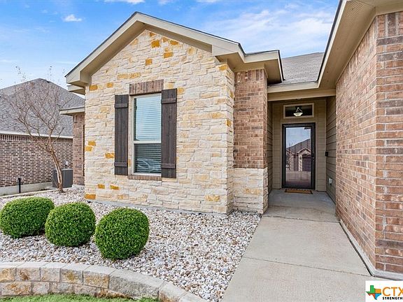 3rd image of 505 Dandridge Dr