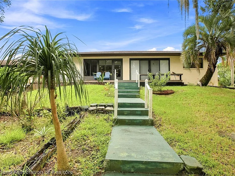 3 Charlton Dr — Photo 36
