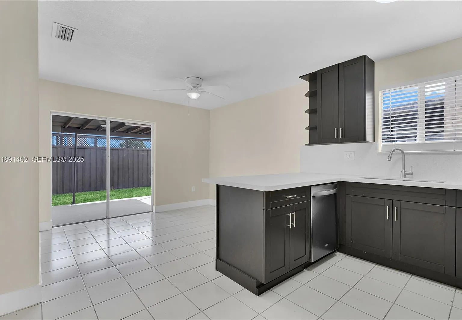 3 bed, 2.0 bath, $3,000 — Photo 4