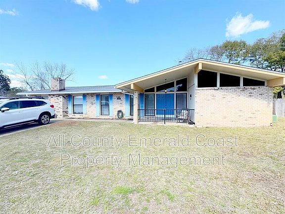 2nd image of 118 Knollwood Way