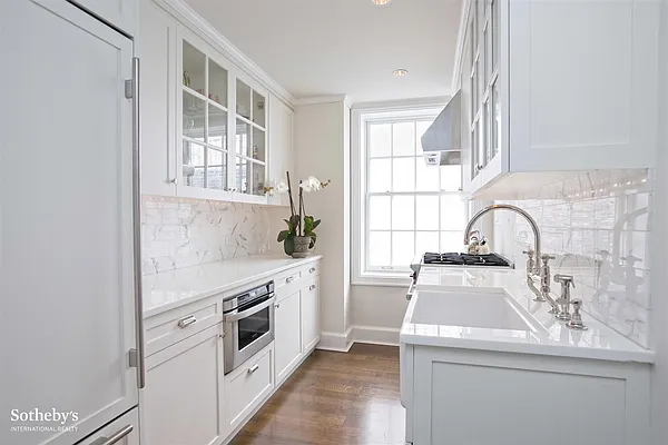 Sold by Sotheby's International Realty | media 8