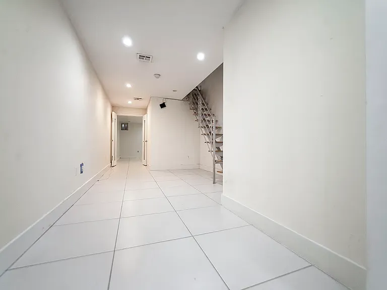 96 George St #1R — Photo 8