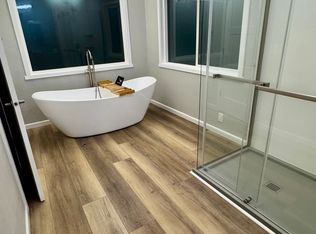 1806 Bowdoin Cir, Anchorage, AK 99508