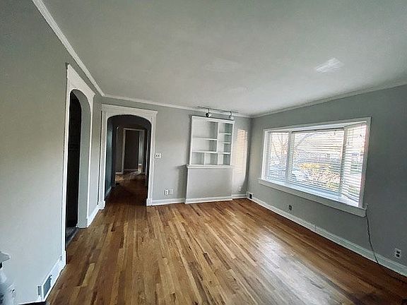 3rd image of 720 W Sussex Ave