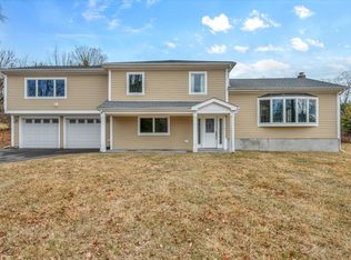 30 Huckleberry Dr S, Norwalk, CT 06850