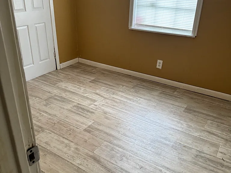 307 Greenwood Dr — Photo 3