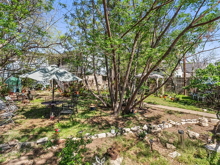 515 Krebs Ln #201 — Photo 12
