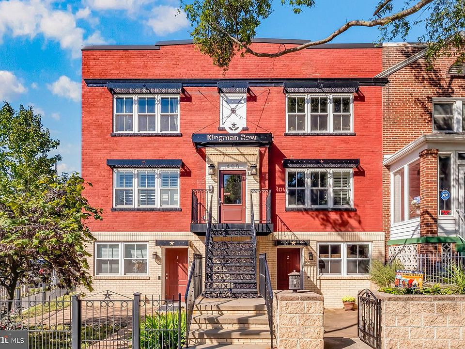 1st image of 400 21st St NE APT 2