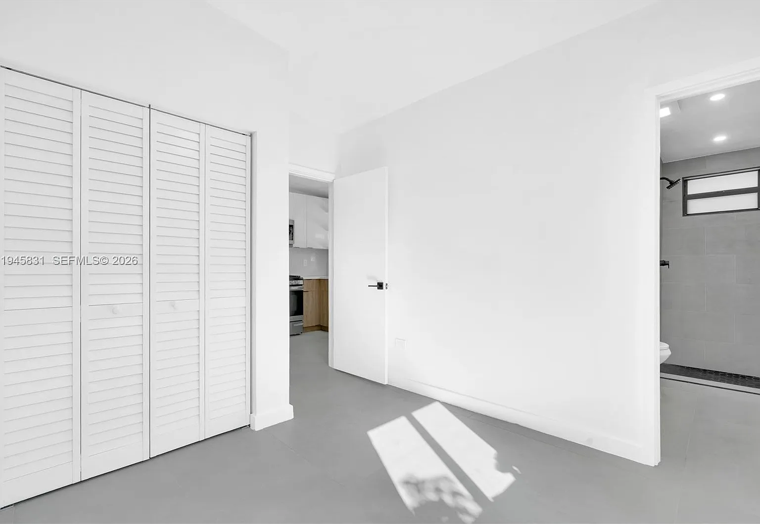 1 bed, 1.0 bath, 900 sqft, $2,000 — Photo 4