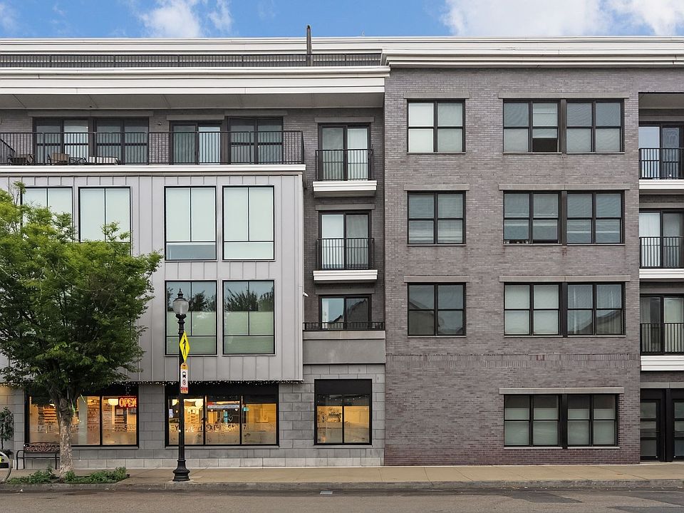1st image of 150 W Broadway #418