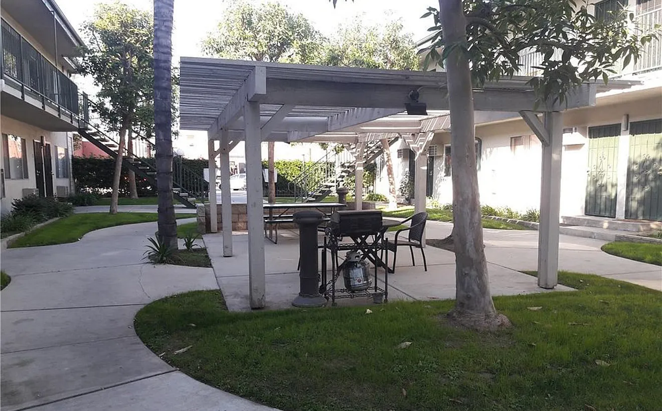Ramhurst Village — Photo 2