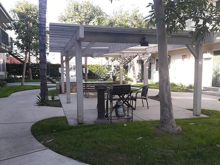 Ramhurst Village — Photo 2