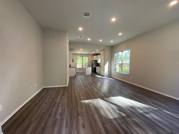 5th image of 15860 Pecan Dr
