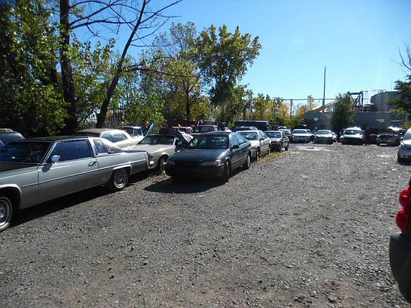 3rd image of 423 Grand St