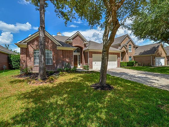 2nd image of 5711 Overton Park Dr