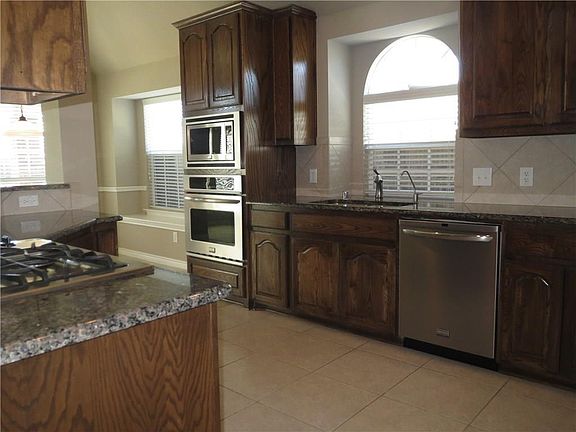 3rd image of 509 Winchester Dr