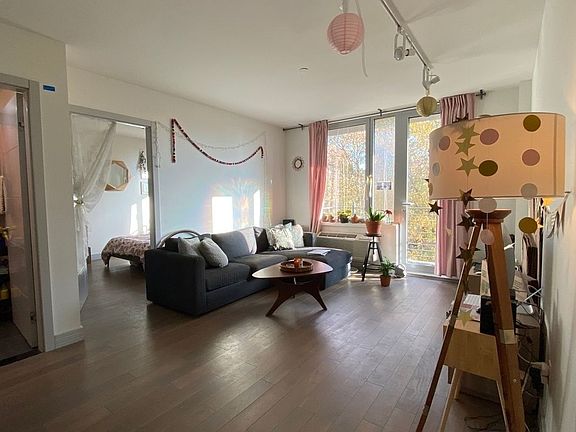 2nd image of 812 Myrtle Ave #5F