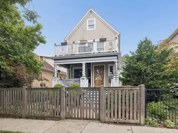 4658 N Kennicott Ave, Chicago, IL 60630