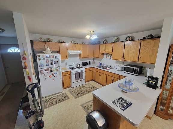 3rd image of 843-845 S Covey Ln