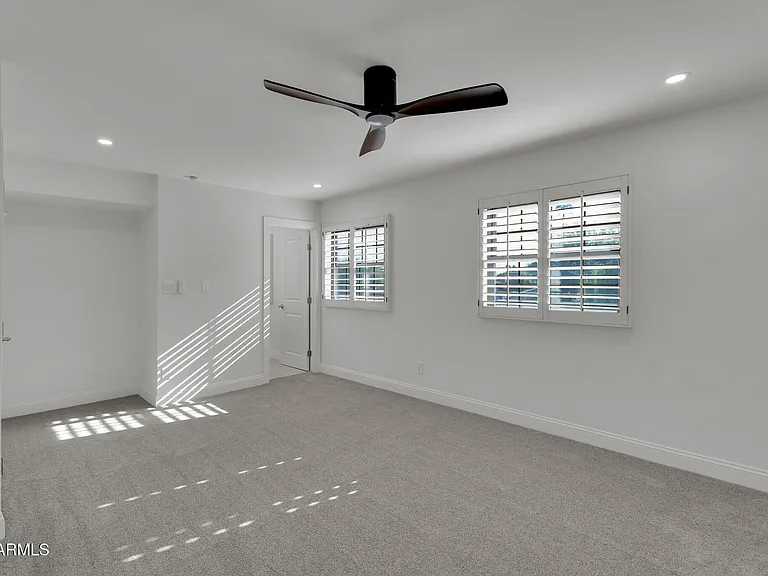 2542 W Nopal Ave — Photo 25