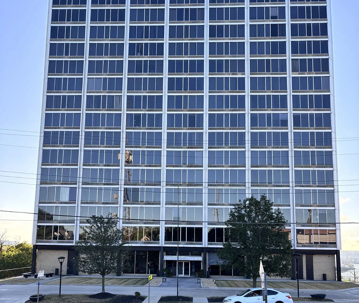 1 bed, 1.0 bath, 987 sqft, $1,850 — Photo 2