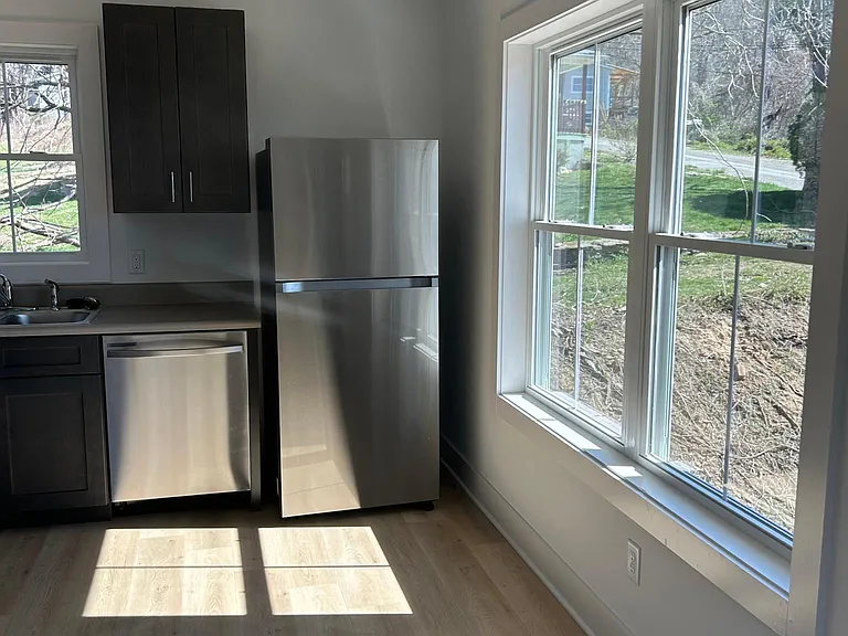 52 Chestnut Ridge Ave — Photo 3