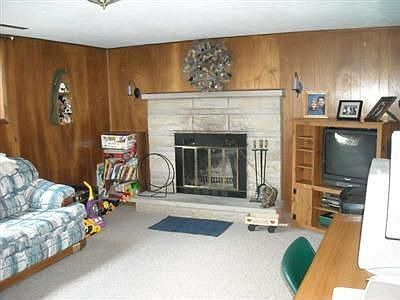 3rd image of 4139 Dennis Ln